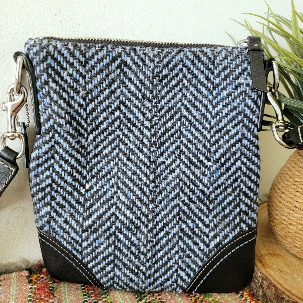 Coach wool crossbody bag Rare - Picture 5 of 9
